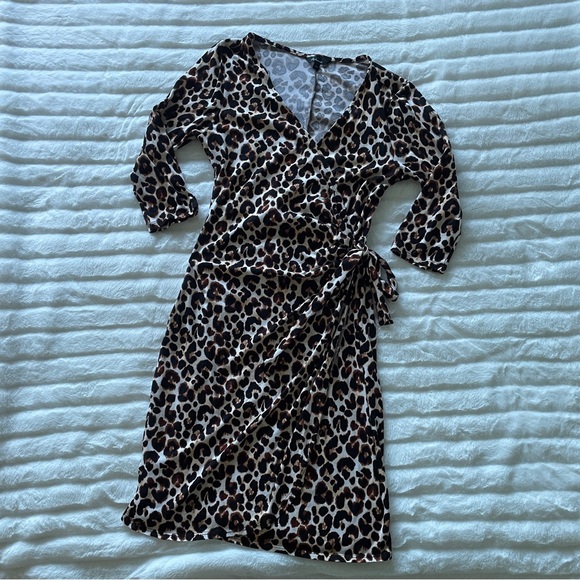 🇨🇦 Reitman's leopard print wrap dress, soft and stretchy fabric, women's size M - Picture 5 of 10